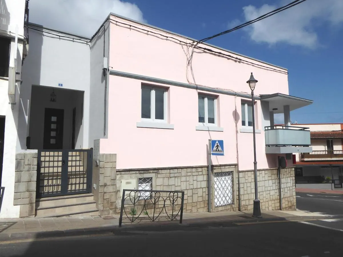 La Casa Rosada Apartment Tejina